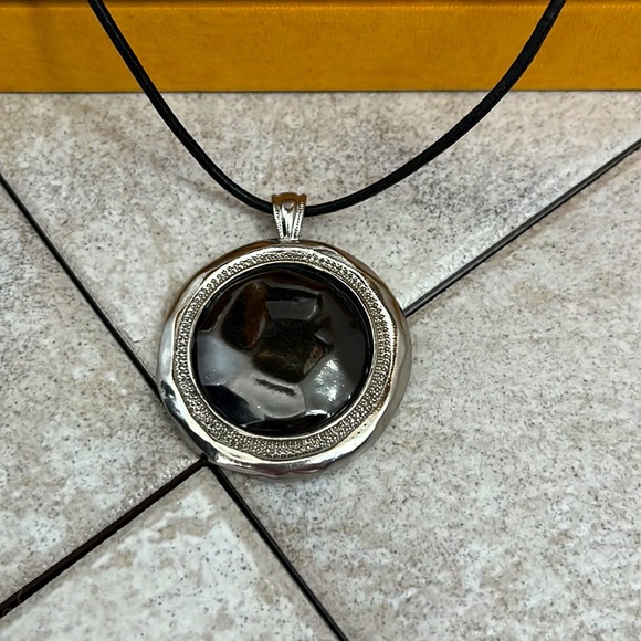 CHICO’S Necklace + Earring Jewelry Set!! - Picture 2 of 3